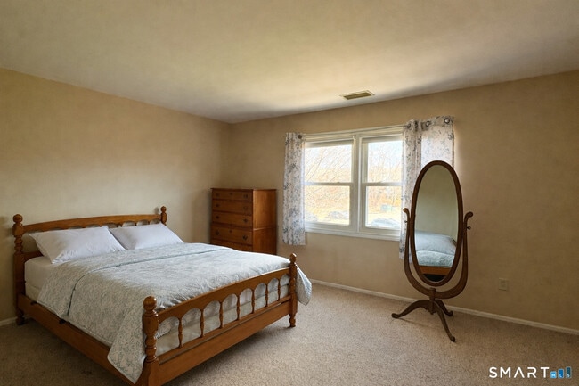 Building Photo - 146 Carriage Path S