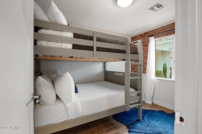 Building Photo - 7243 E Virginia Ave