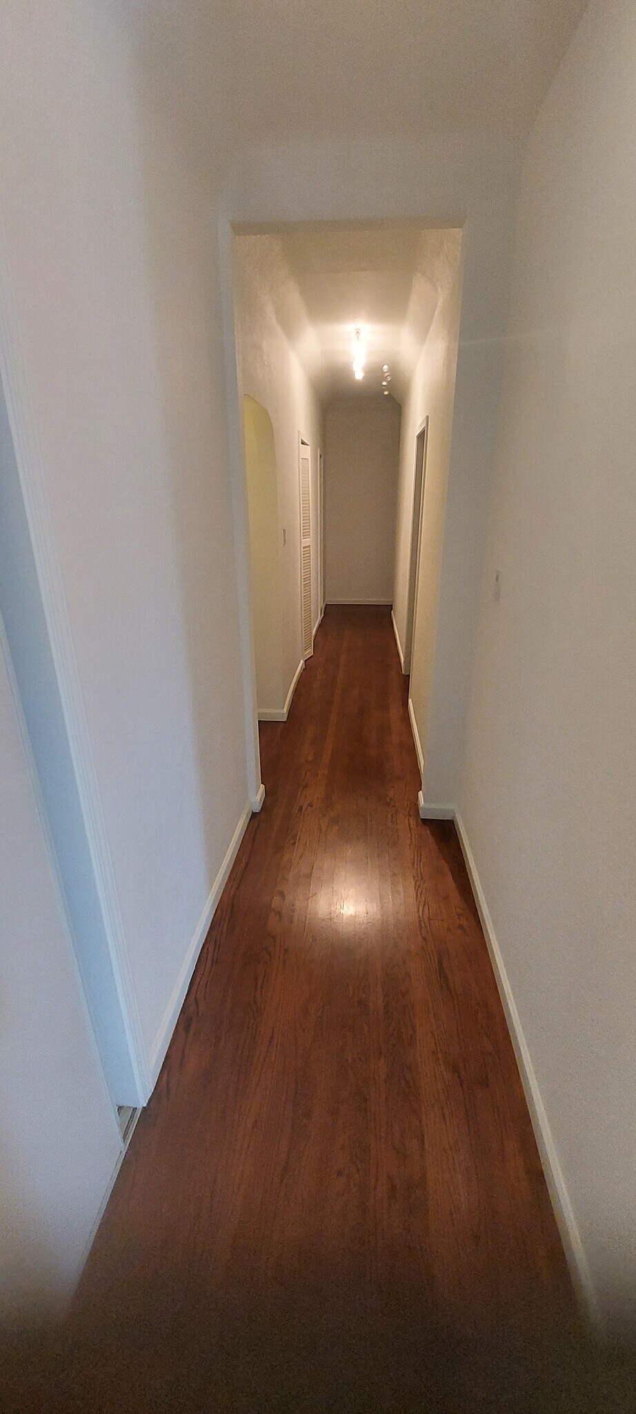 Building Photo - 2818 S Bronson Ave