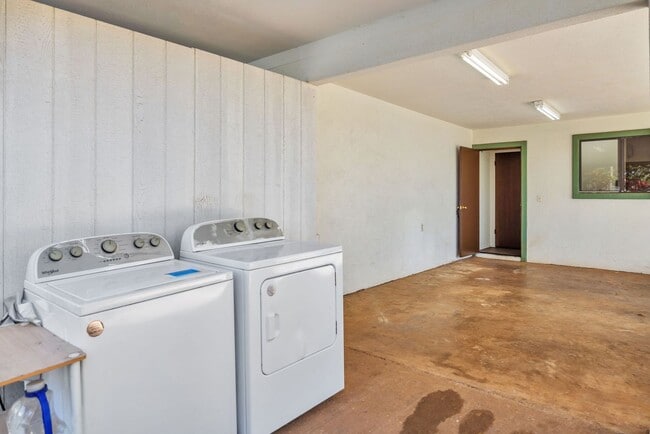 Building Photo - Charming 3BR Makawao Upstairs Home – Bright, Breezy & Move-In Ready