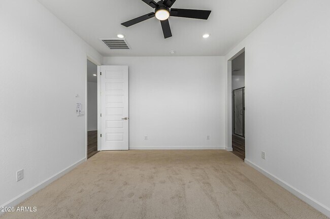 Building Photo - 6949 W Buckhorn Trail