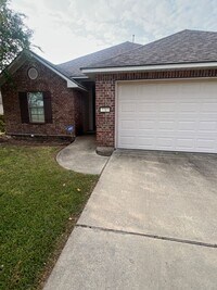 Building Photo - LEGACY SUBDIVISION- PET FRIENDLY
