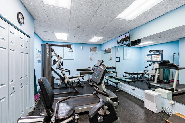 Building Photo - 5420 N Ocean Dr