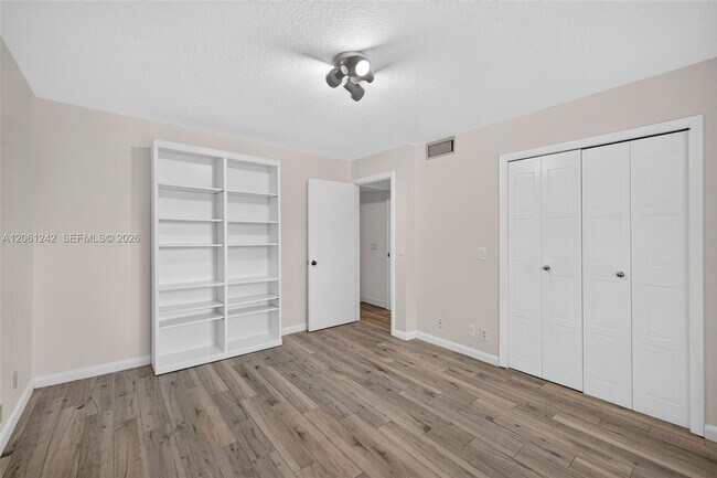 Building Photo - 16431 Blatt Blvd