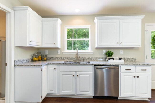 Building Photo - Gorgeous Home in Odenville! Fresh, Modern ...