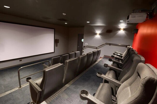 Building Photo - 4130 Landing Dr