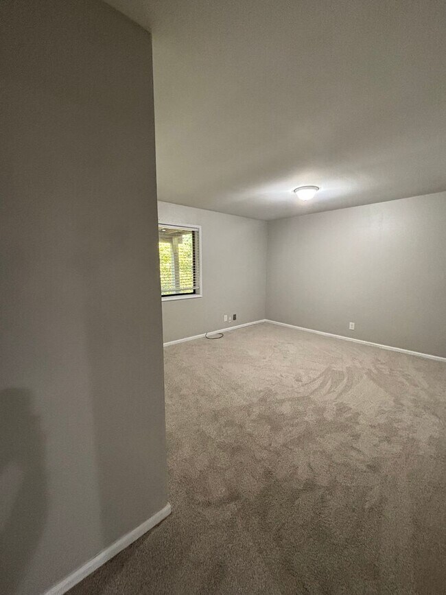 Building Photo - TRA3106