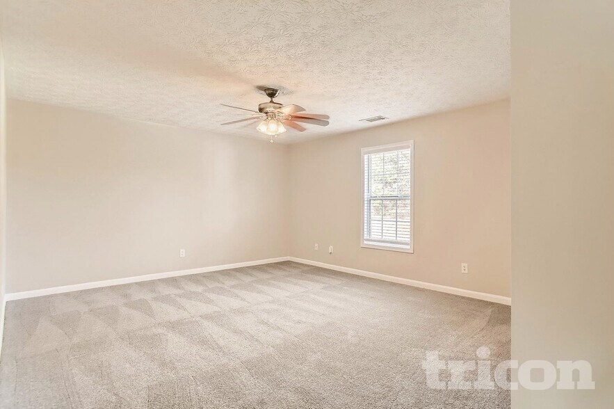 Building Photo - 35 Trelawney Ln