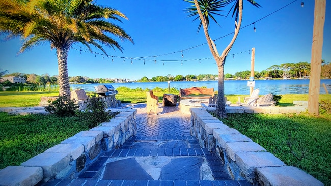 Building Photo - 3405 N Orange Blossom Trl