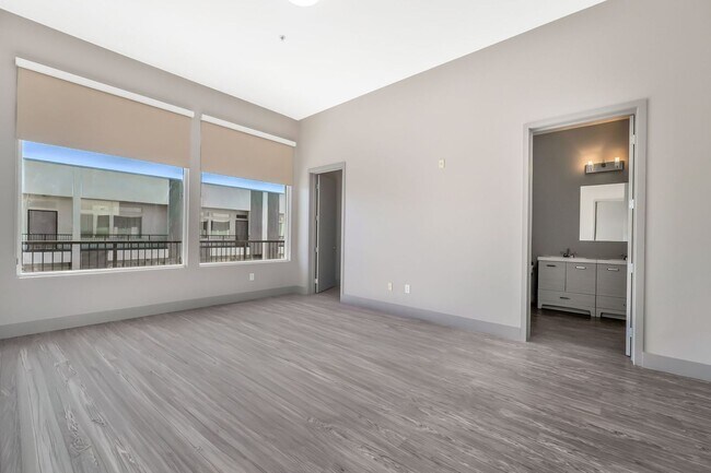 Building Photo - 2775 W Pebble Rd