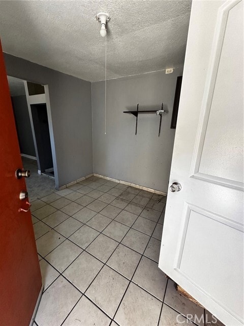Building Photo - 3040 Seminole Ave