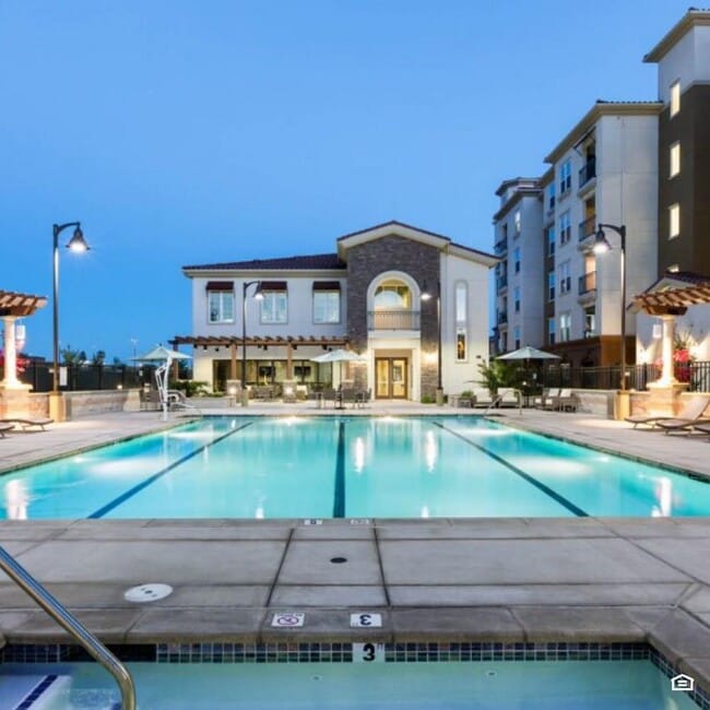 Building Photo - 500 Amalfi Lp