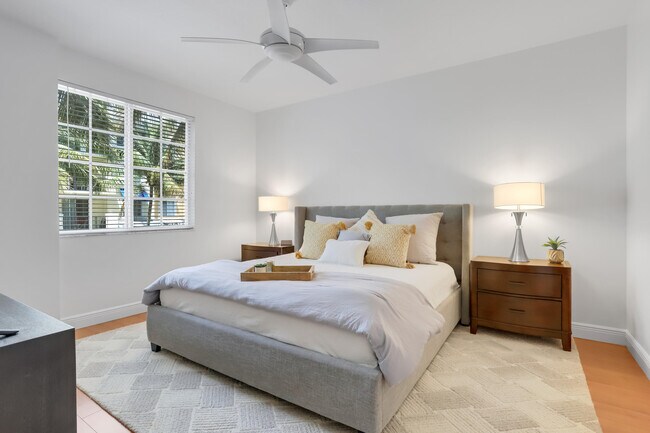 Building Photo - 255 NE 3rd Ave