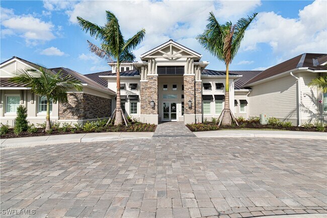 Building Photo - 14028 Hunter Oak Dr