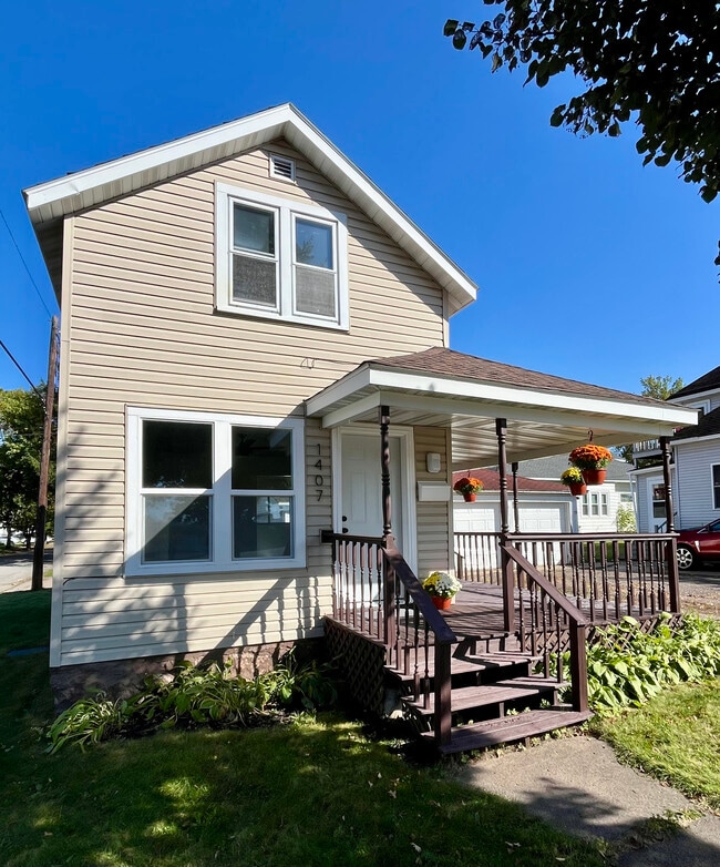 Primary Photo - 1407 N 7th St