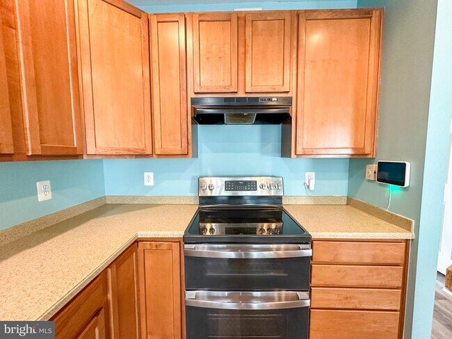 Building Photo - 46055 Gooseneck Dr