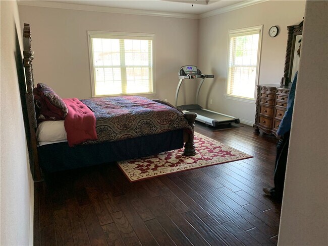 Building Photo - 3203 SW Joshua Ave