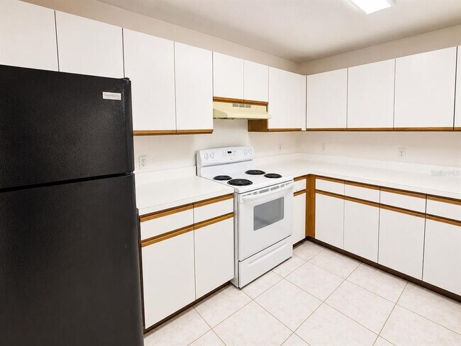 Building Photo - 2323 Feather Sound Dr