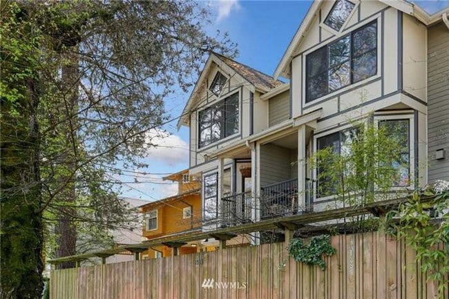 Primary Photo - 3bd/3.5ba Townhouse on Capitol Hill