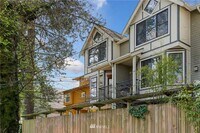 Building Photo - 3bd/3.5ba Townhouse on Capitol Hill