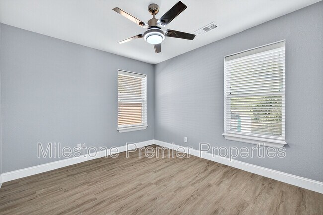 Building Photo - 1803 W Hull St