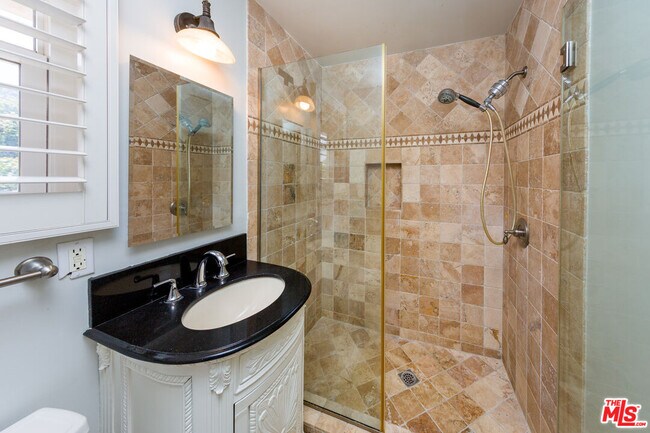 Building Photo - 9808 Hillgreen Pl