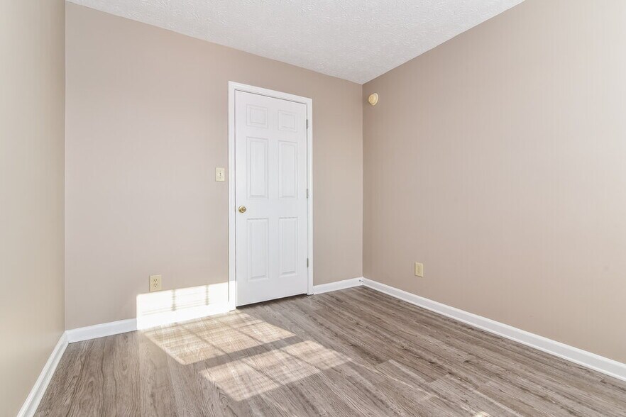 Building Photo - 8124 Painted Pony Dr