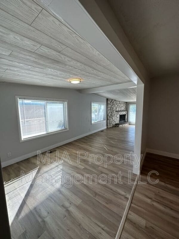 Building Photo - 2928 W Lehi Dr