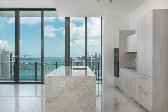 Building Photo - 480 NE 31st St