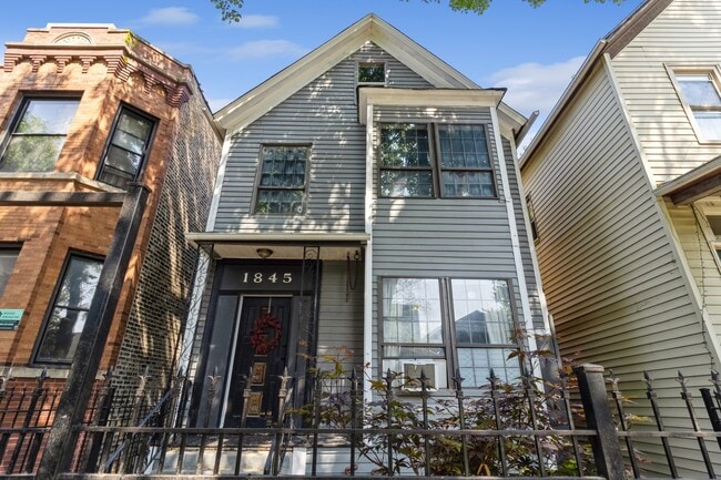 Primary Photo - 1845 N Albany Ave