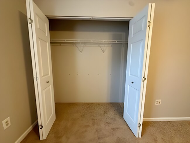 Building Photo - 3bed/3.5bath Townhouse in Walden Woods