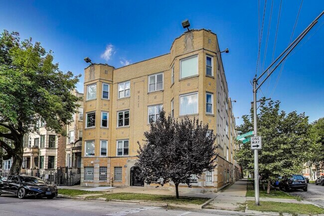 Primary Photo - 2745 W Le Moyne St