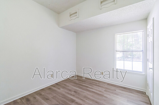 Building Photo - 10315 Atchinson Dr