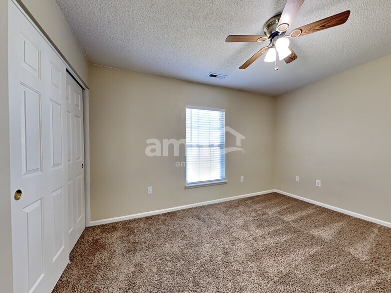 Building Photo - 5006 Athol St