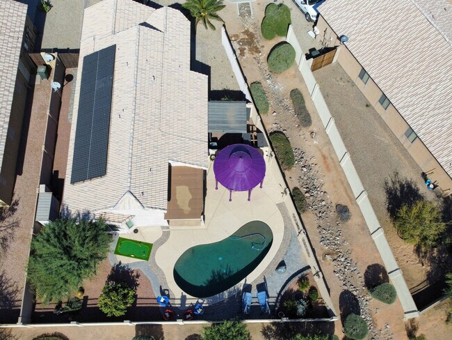 Building Photo - 1541 E Peregrine Trail