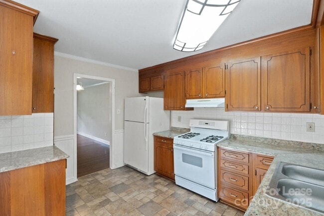 Building Photo - 4703 Fairheath Rd