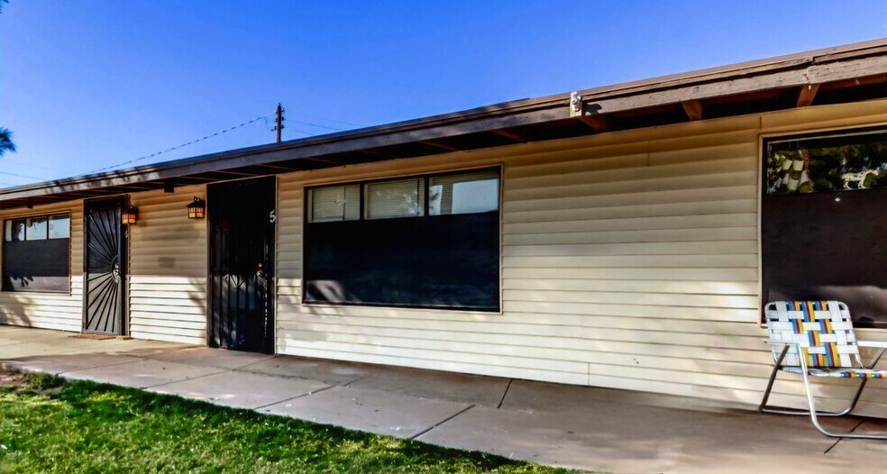 Primary Photo - 7508 W Orangewood Ave