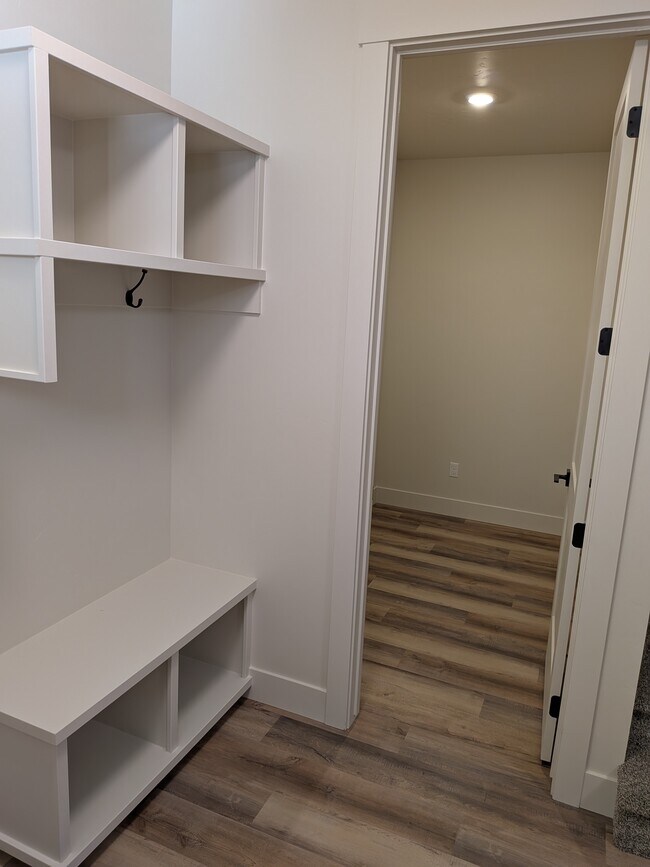 Building Photo - 4621 Highgarden Wy