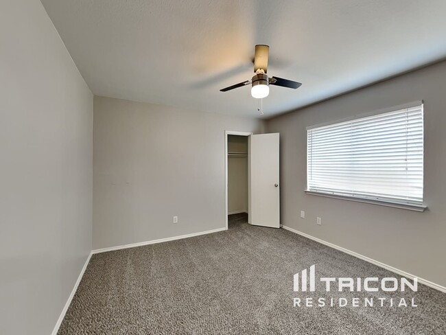 Building Photo - 1602 Canary Island Ct