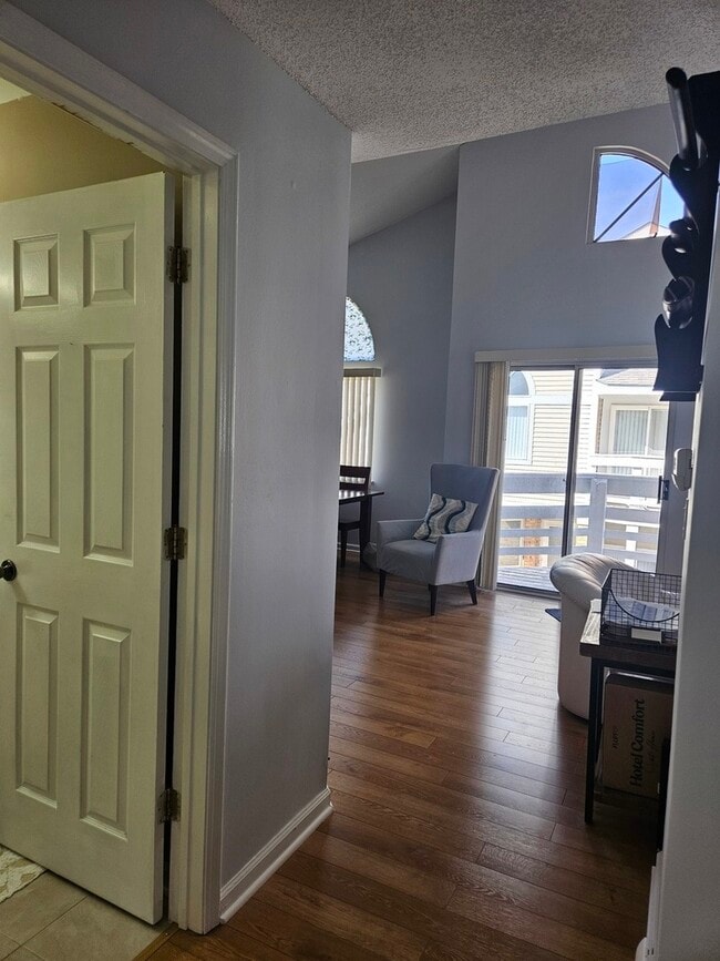 Building Photo - 1068 Courtland Dr