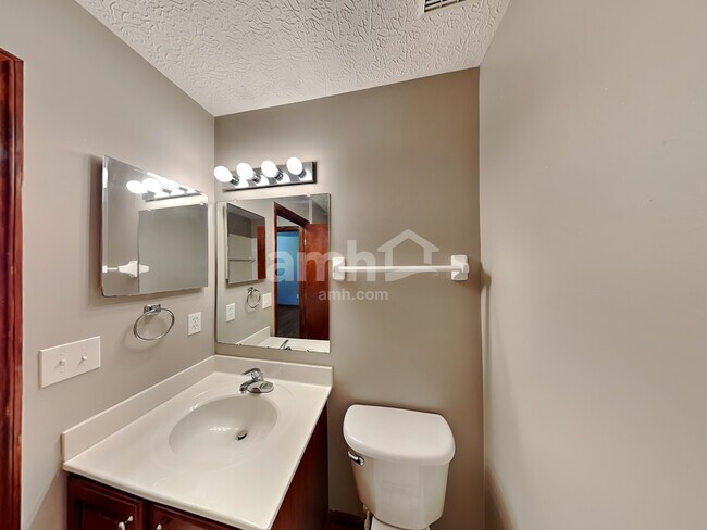 Building Photo - 1866 Pinnacle Club Dr