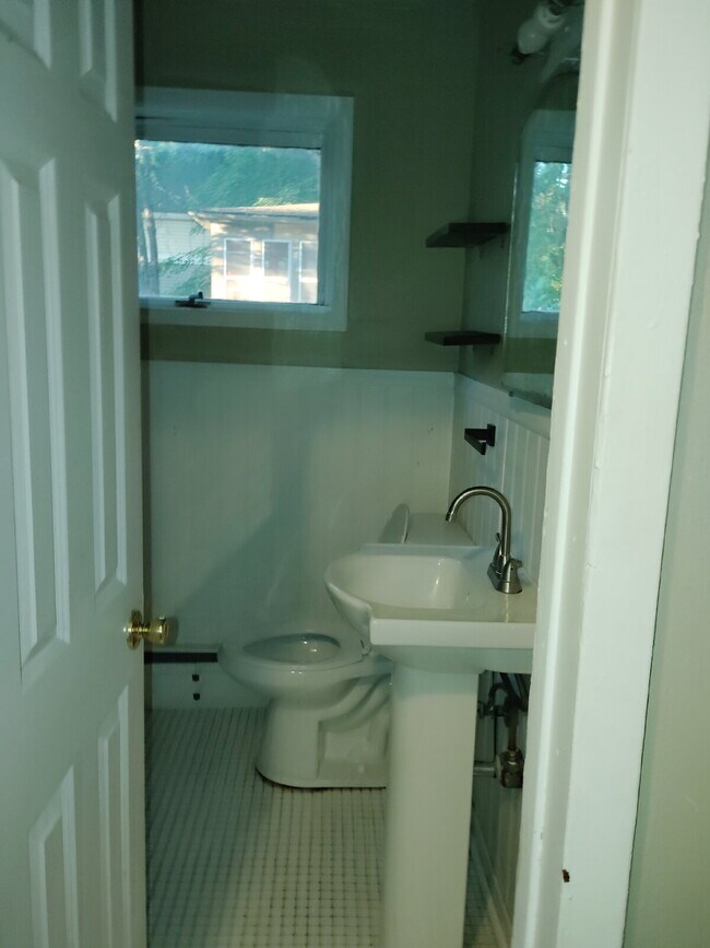 Building Photo - Charming 3BR Home in Heart of West 7th – St. Paul