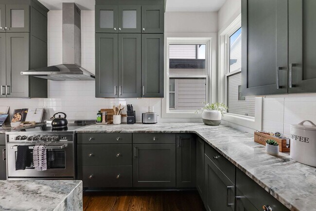 Building Photo - 1114A Wade Ave