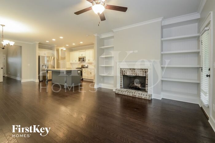 Building Photo - 1441 Valley Trace