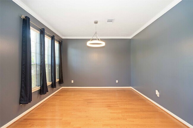 Building Photo - 707 Lytton Springs Way