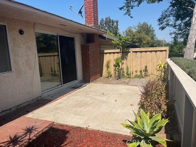 Building Photo - 5 Cashew