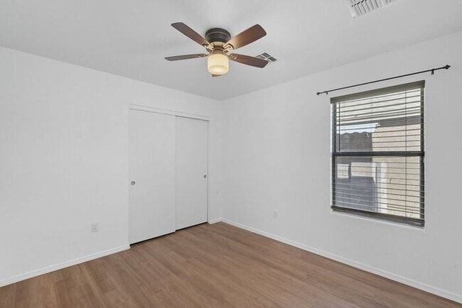 Building Photo - Bright & Inviting Tucson Home Near Davis-M...