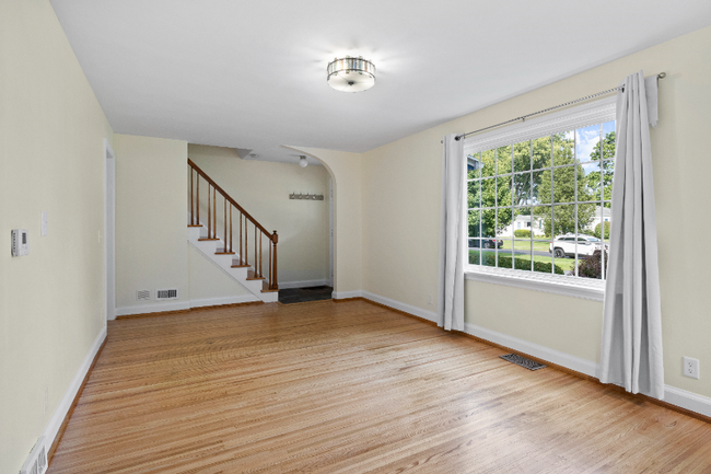 Building Photo - 166 Ridgemont Dr