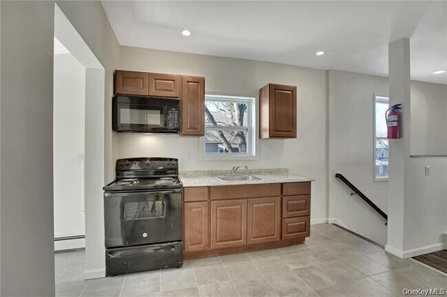 Building Photo - 304 Tower Ave