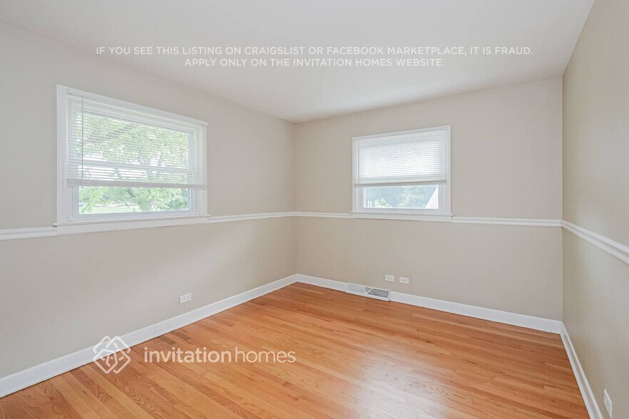 Building Photo - 418 S Kennicott Ave